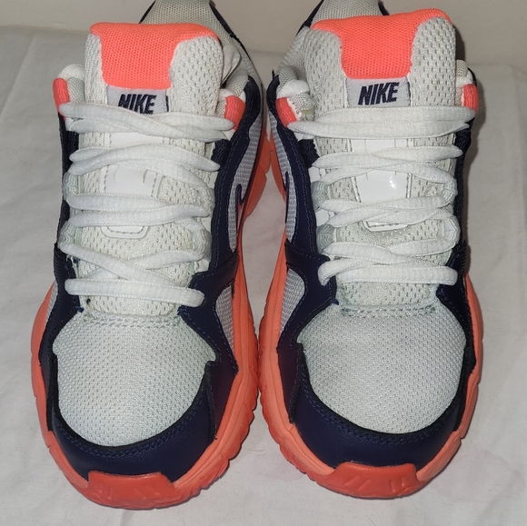 2FOR$40 NIKE TRAINERS - Picture 6 of 6